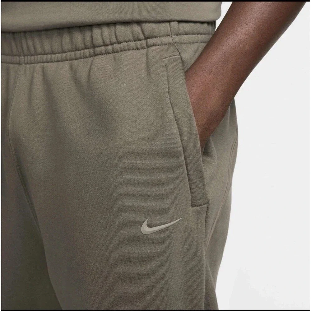 Nike X‎ NOCTA Fleece CS Sweatpants Mens Sz XXL FN7661-040 Olive Grey Moon Fossil